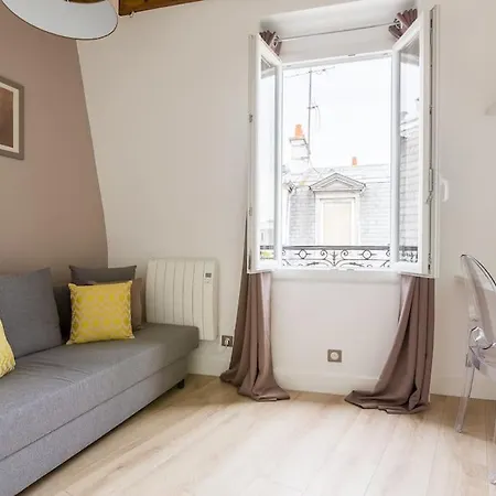 Loft Refait A Neuf En Dernier Etage 2 Paris