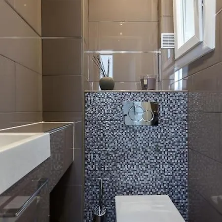 Apartment Loft Refait A Neuf En Dernier Etage 2 *
