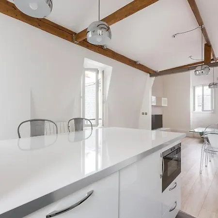 Apartment Loft Refait A Neuf En Dernier Etage 2