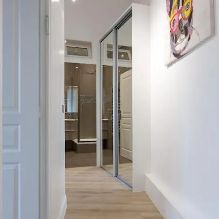 Loft Refait A Neuf En Dernier Etage 2 Paris