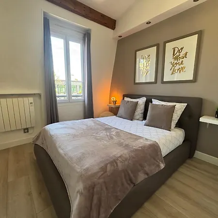 Apartment Loft Refait A Neuf En Dernier Etage 2 Paris