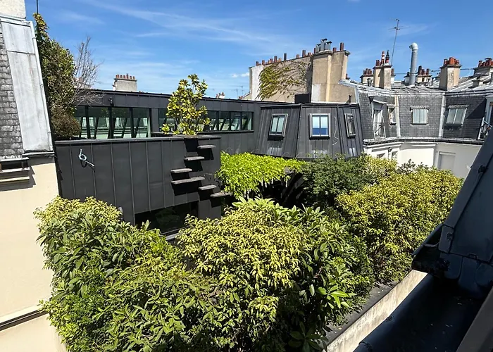 Sublime Refait A Neuf En Dernier Etage Baigne De Lumiere Avec Tres Belle Hauteur Sous Plafond 2 En Plein Centre De 公寓 巴黎